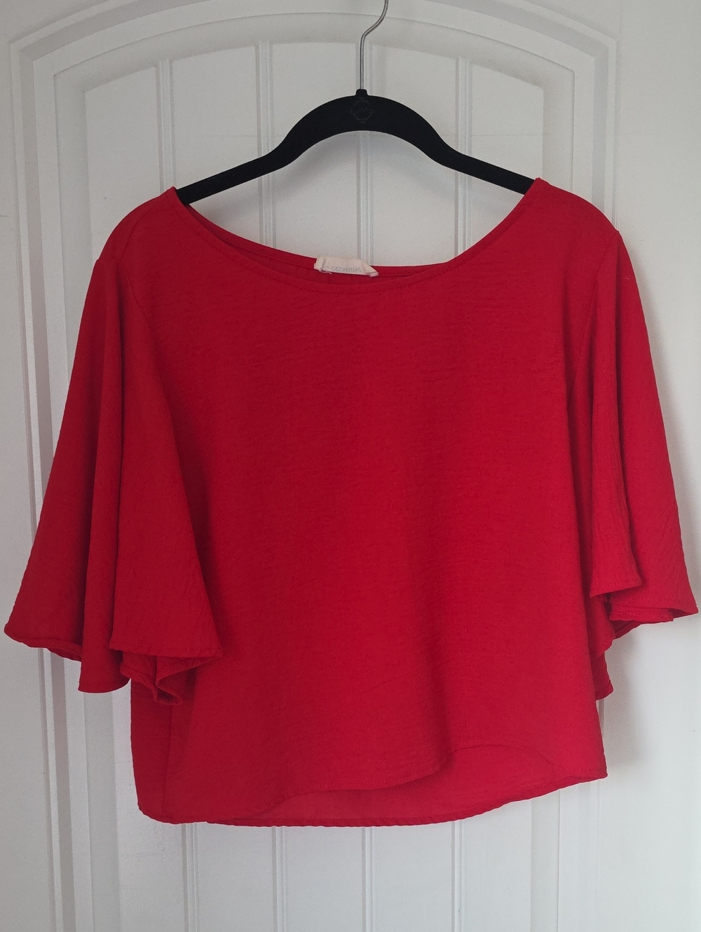 eesome Scarlet Flutter Sleeve Top